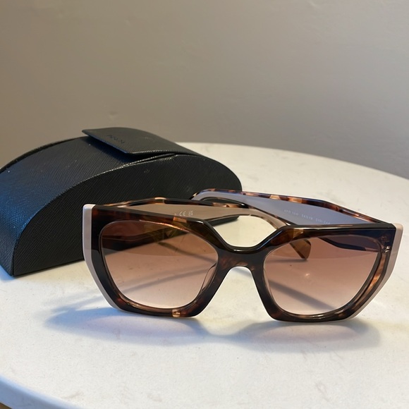 Prada Sunglasses Rectangular with Logo Opaque Gradient Dark Brown Lenses - Picture 8 of 9